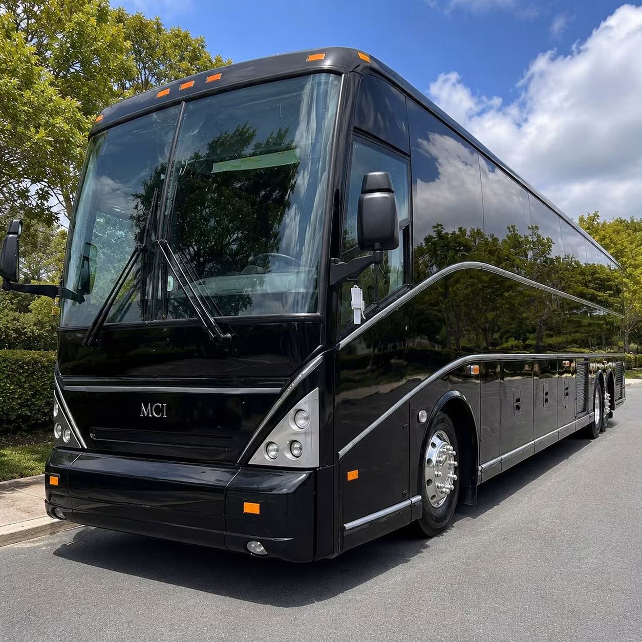 full size charter buses for large scale santa clarita student group transportation